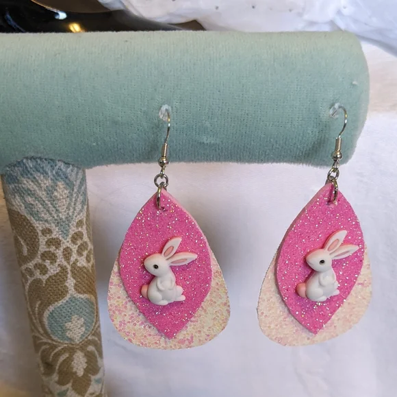 Barbie Pink Bunny Rabbit Glitter Earrings  Easter Brand New - Picture 7 of 9